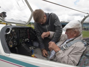 Zweisitziger Motorsegler KIEZ Cockpit